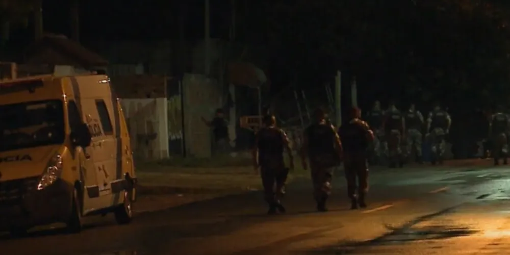 Um policial militar foi baleado no peito durante uma abordagem.