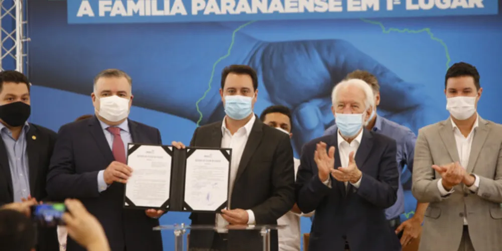 O governador Carlos Massa Ratinho Junior apresentou o programa Paraná Solidário, voltado a ajudar os paranaenses que mais necessitam de apoio