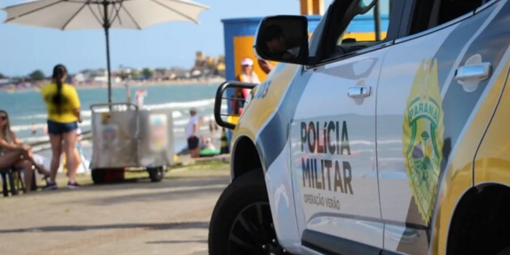 Após uma hora, a mãe apareceu e disse que tinha deixado o filho com um grupo de amigos 