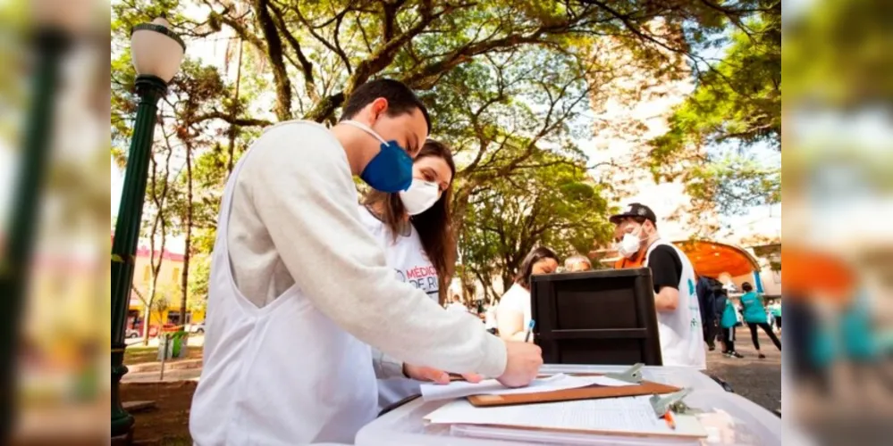 Projeto Médicos de Rua leva atendimentos sociais e de saúde a pessoas em situação de rua