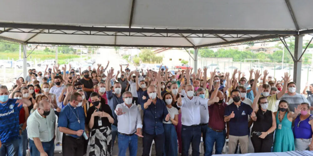 Casas foram inauguradas no Residencial Vila Santana, onde 90 famílias residiam de forma irregular em moradias precárias