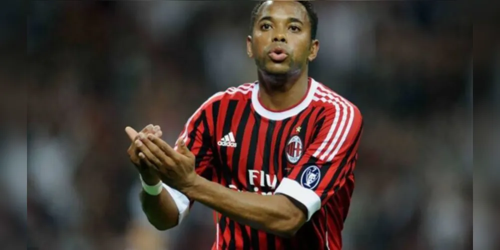 Robinho foi condenado em última instância pela justiça italiana 