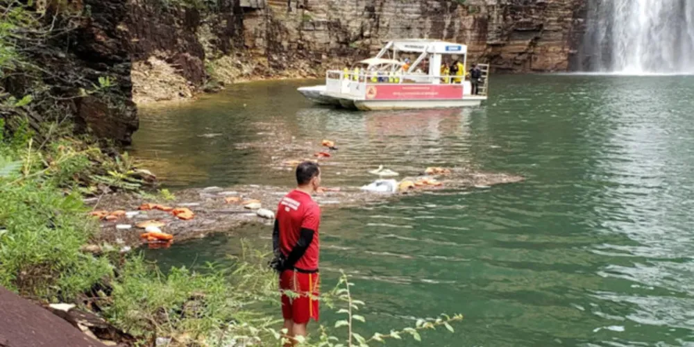 A sobrevivente quer ajudar o piloto da lancha que ela estava com a família a comprar uma nova embarcação.