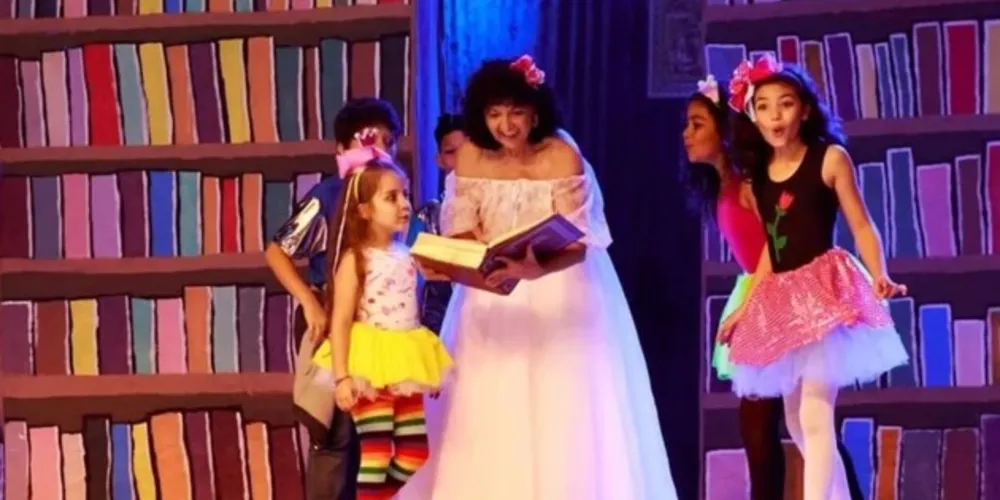 A inscrição é 1 Kg de alimento não perecível