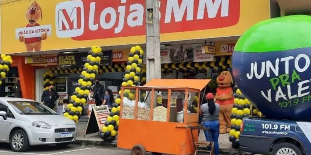 Lojas foram inauguradas nesta sexta-feira (19)