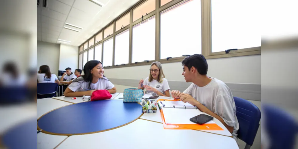 A prova será aplicada presencialmente no dia 21 de janeiro. Os alunos aprovados também receberão formação técnica profissional, por meio de cursos técnicos do Senai Paraná