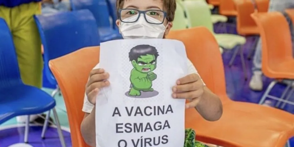 Os pais ou responsáveis de crianças nessa faixa etária devem preencher as informações no cadastro e aguardar o agendamento