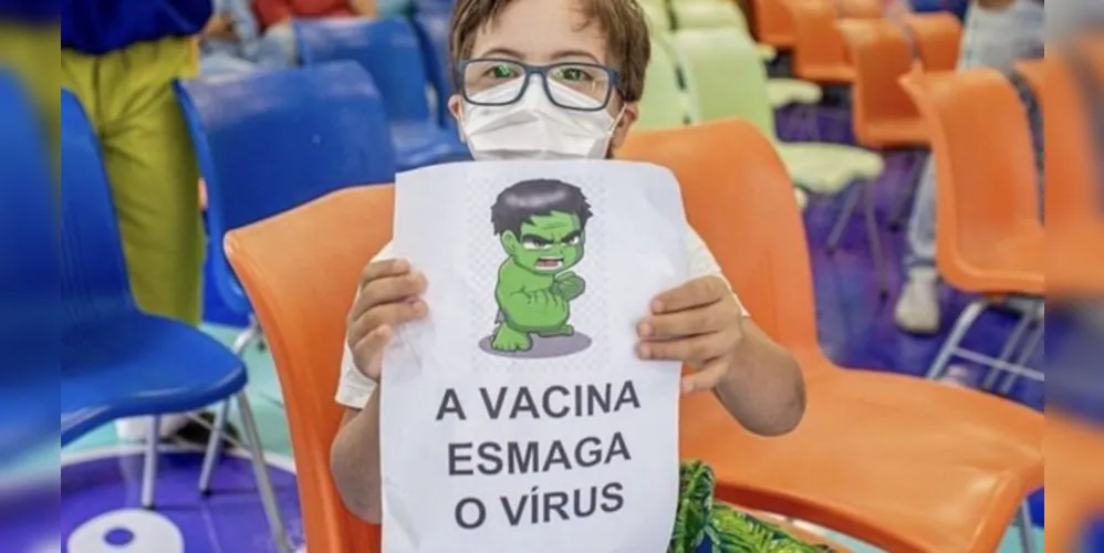 Os pais ou responsáveis de crianças nessa faixa etária devem preencher as informações no cadastro e aguardar o agendamento