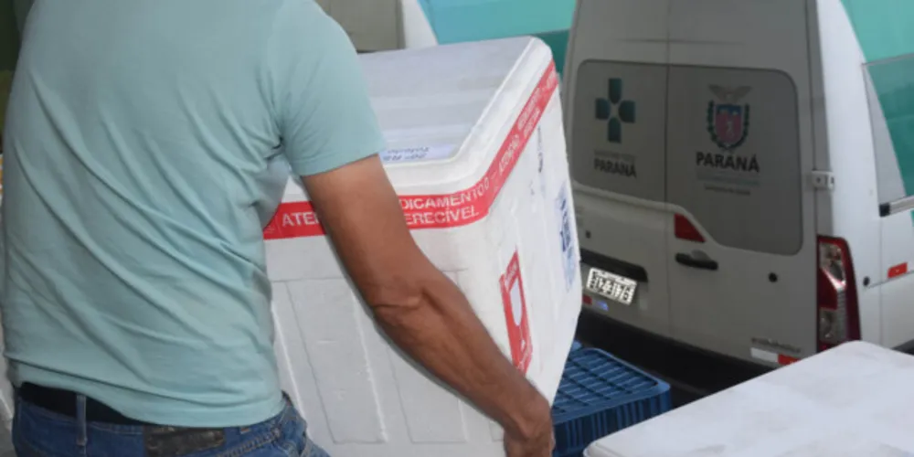 Do total dos imunizantes descentralizados às Regionais, 6.324 doses são para D1, 2.568 para D2 e 112.572 doses de reforço