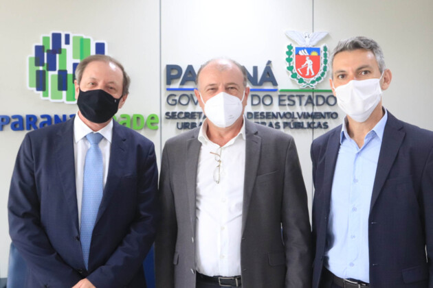 À esquerda, o novo secretário do Desenvolvimento Urbano do Paraná, Augustinho Zucchi.
