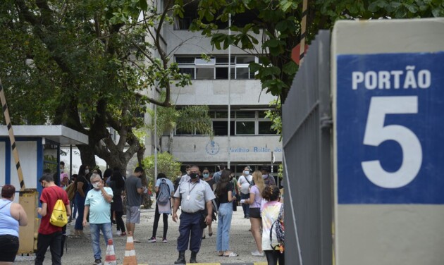 Exame terá sequência no próximo domingo.