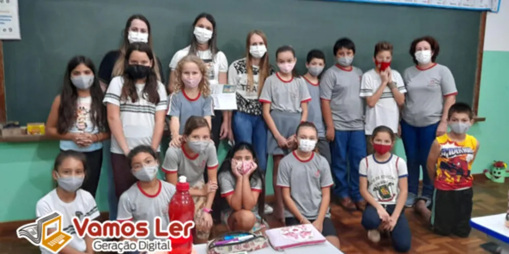 Coordenadoras e monitora da Saúde esclareceram dúvidas dos alunos