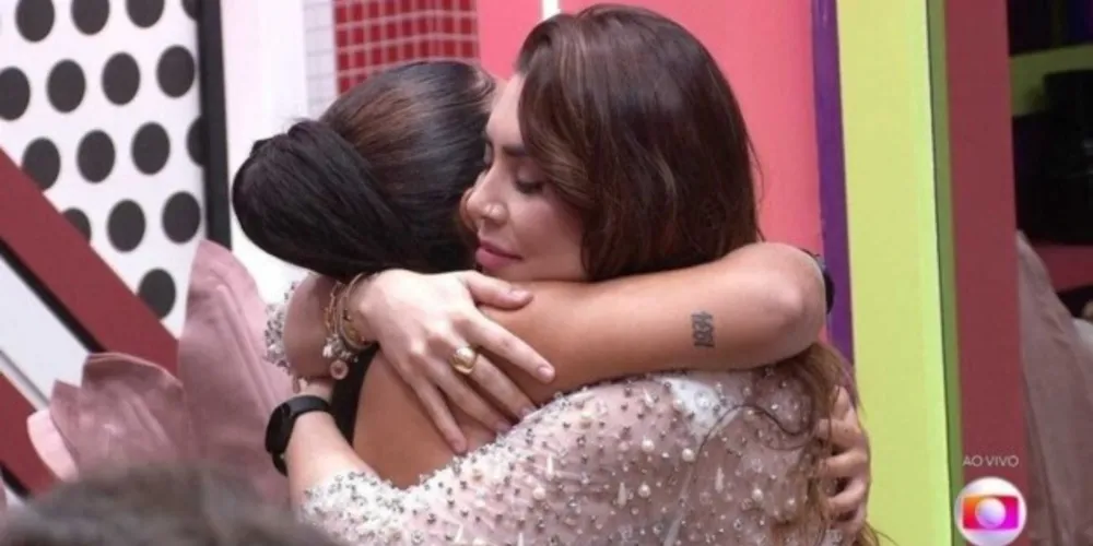 Naiara Azevedo foi eliminada com 57,7%
