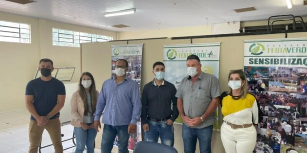 Comitiva da prefeitura visita Ponta Grossa para conhecer estratégias de funcionamento
