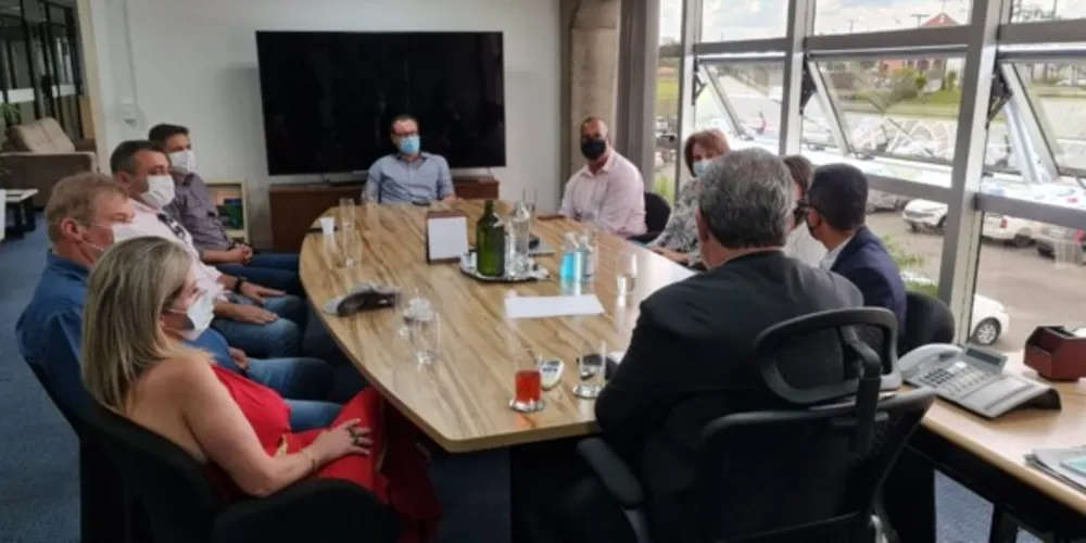 Prefeito Artur Butina participou de reunião com a Superintendência de Ciência, Tecnologia e Ensino Superior (SETI) para viabilizar novo projeto