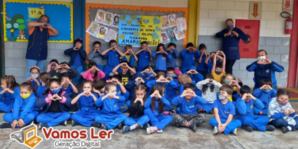 Cartões, cartazes e música foram algumas dinâmicas utilizadas na escola