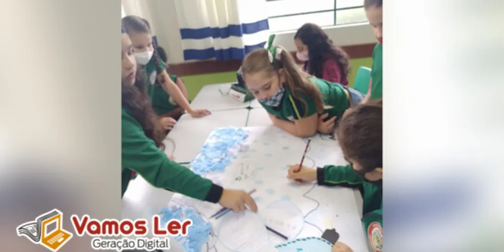 Alunos realizaram leituras e fizeram rodas de debate para melhor compreensão do assunto, além de confecção de materiais