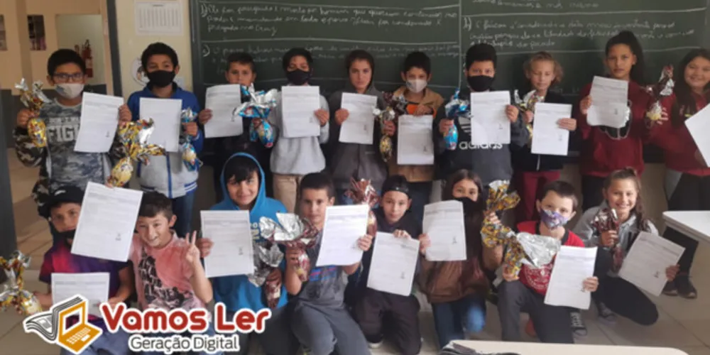 Discussão, trabalhos com textos, entre outros, fizeram parte de práticas em sala de aula