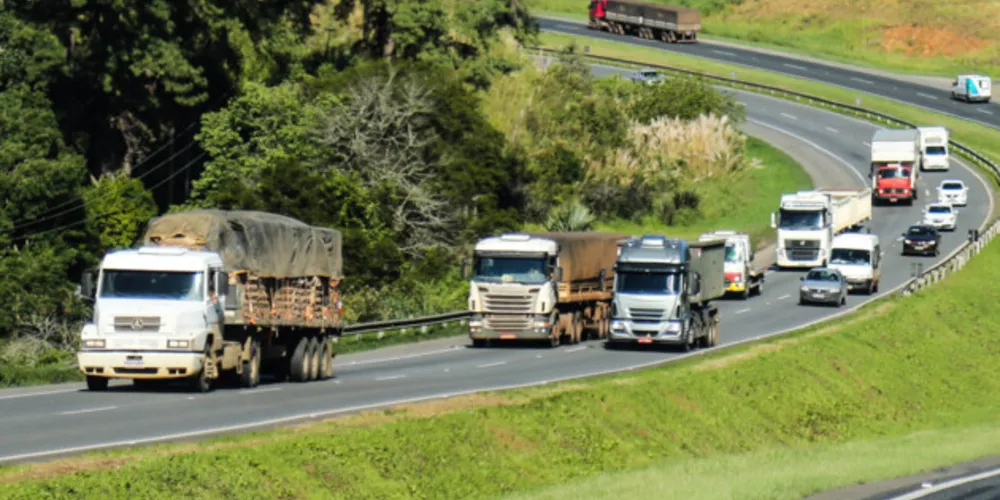 Acumulado de 12 meses 
registrou variação de 10,9%, com crescimento de 16,1% nas receitas, em comparação com o período anterior