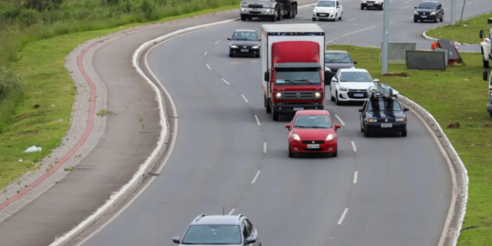 Os contribuintes com carros de placas com finais 5 e 6 devem pagar a terceira parcela do IPVA até esta segunda-feira.