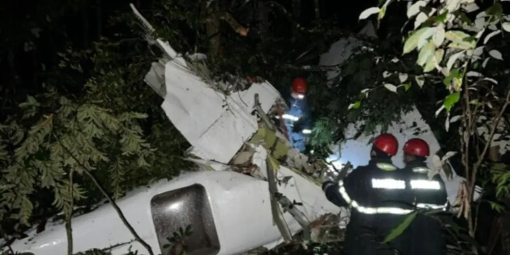 Avião caiu em uma chácara em Primavera do Leste nesta quinta-feira