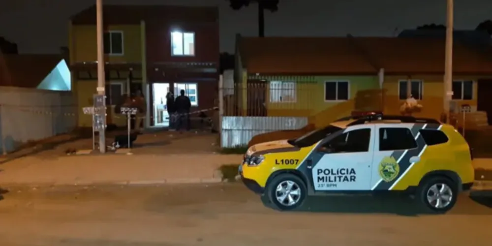 Um idoso e dois jovens não resistiram aos ferimentos e morreram no local.