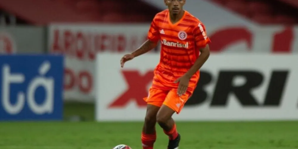 Atleta de 20 anos assinou contrato até o final do Campeonato Brasileiro da Série B