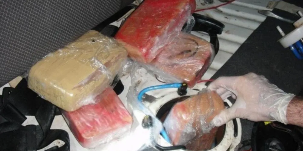 Autoridades de saúde fazem alerta epidemiológico enquanto polícia rastreia a origem da droga. Já encontraram 15 mil doses com as mesmas características