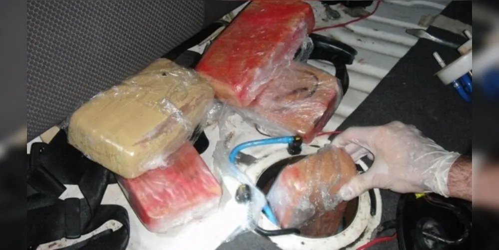Autoridades de saúde fazem alerta epidemiológico enquanto polícia rastreia a origem da droga. Já encontraram 15 mil doses com as mesmas características