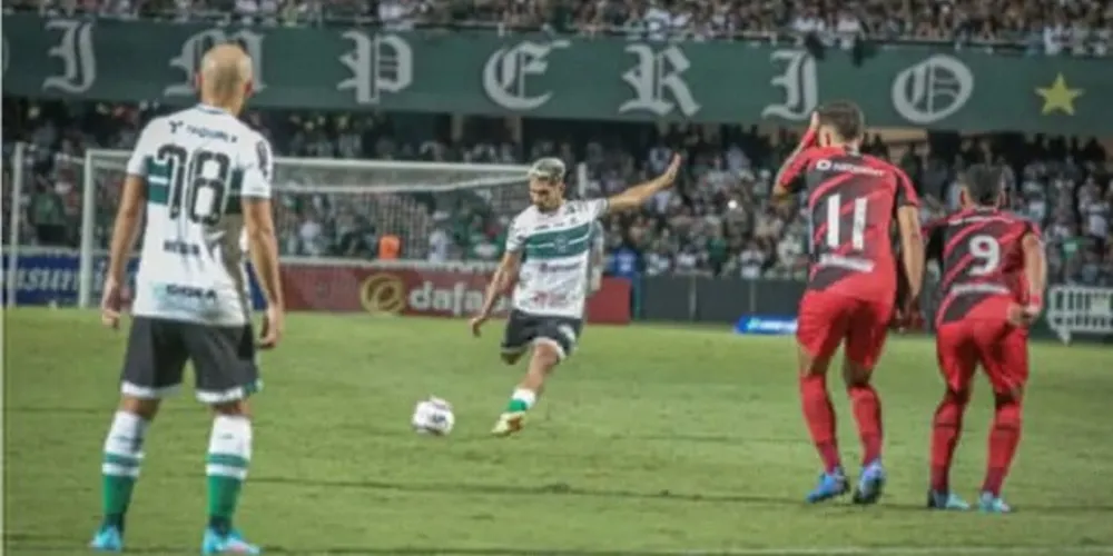 Coxa tenta quebrar tabu contra rival na Arena
