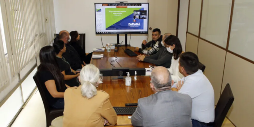 Com mais três óbitos no boletim, Saúde discute novas políticas contra a dengue.
