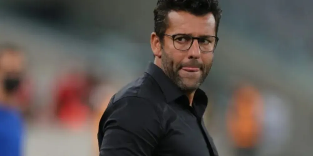 Valentim é o primeiro técnico demitido do Brasileirão