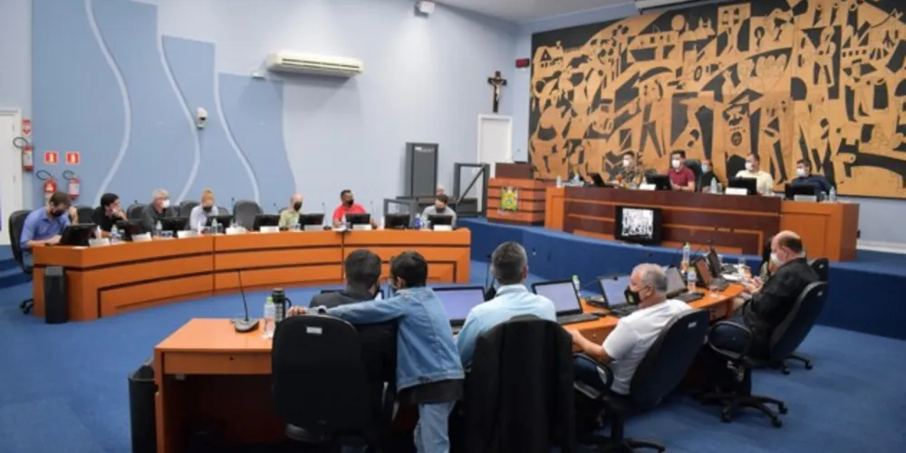 Discussões dos projetos de lei aconteceram na tarde desta quarta-feira (2).