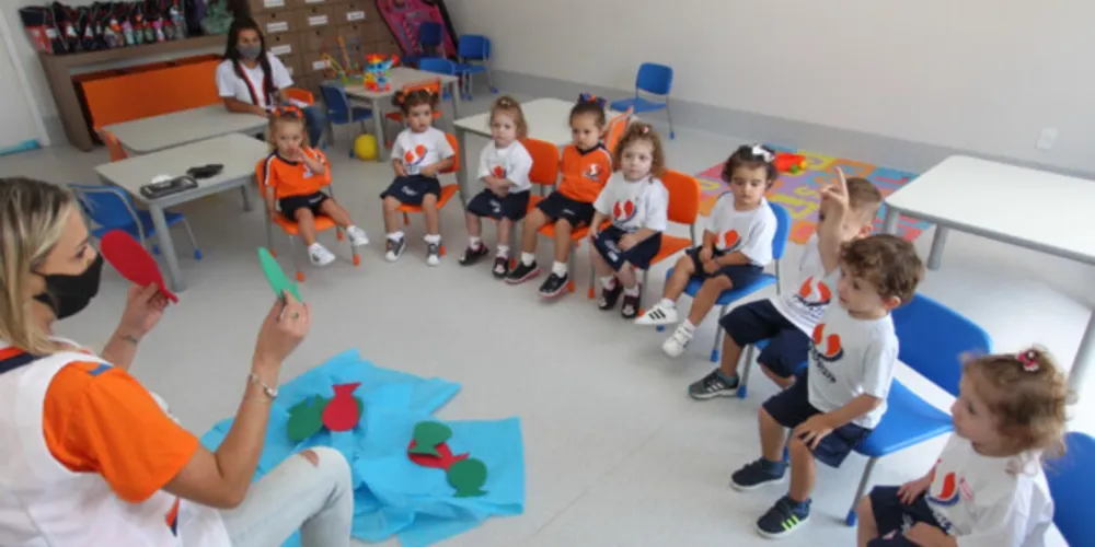 Pedagoga explica que crianças que frequentam a escola desde os primeiros anos têm melhor desenvolvimento cognitivo e emocional