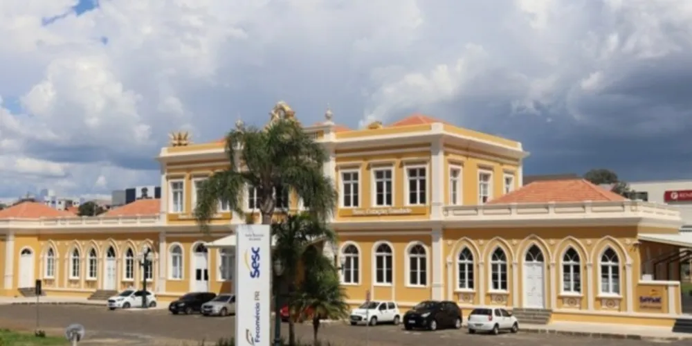 Imagem ilustrativa da imagem Sesc PR realiza drive thru da Campanha do Material Escolar