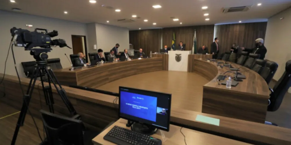 Parlamentares participaram de uma audiência pública nesta quarta-feira (13).