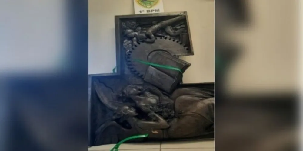 Imagem ilustrativa da imagem Homem furta placa de bronze de cemitério e é preso em PG
