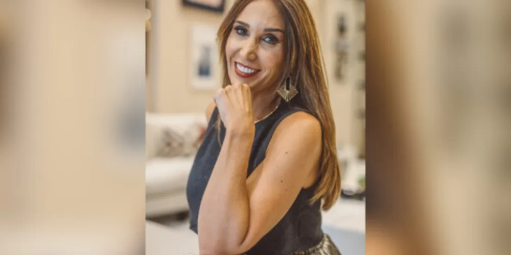 TROCA DE IDADE - Giovana Nodari Sguario receberá as felicitações pela chegada de seu aniversário na próxima quinta-feira (24). Giovana é esposa e mãe muito dedicada, sendo exemplo de amor incondicional a sua família. Da coluna RC os votos de felicidades e realizações.