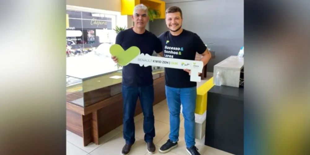 Prestes supera meta de vendas e premia corretor