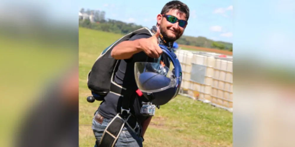 O  velório de Dionathan acontecerá a partir das 14:30, na funerária Ávila em Castro, e o sepultamento está previsto para às 17:00 de hoje.