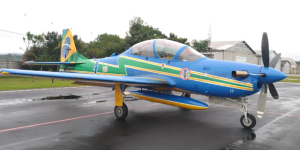 Aeroporto Sant’Ana recebeu uma das aeronaves que compõem a Esquadrilha,  modelo   Embraer EMB-314 Super Tucano da Esquadrilha da Fumaça!