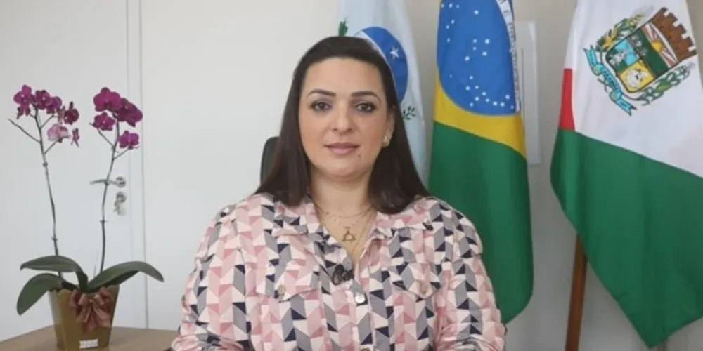Prefeita Elisangela Pedroso esteve presente na entrega de novos equipamentos