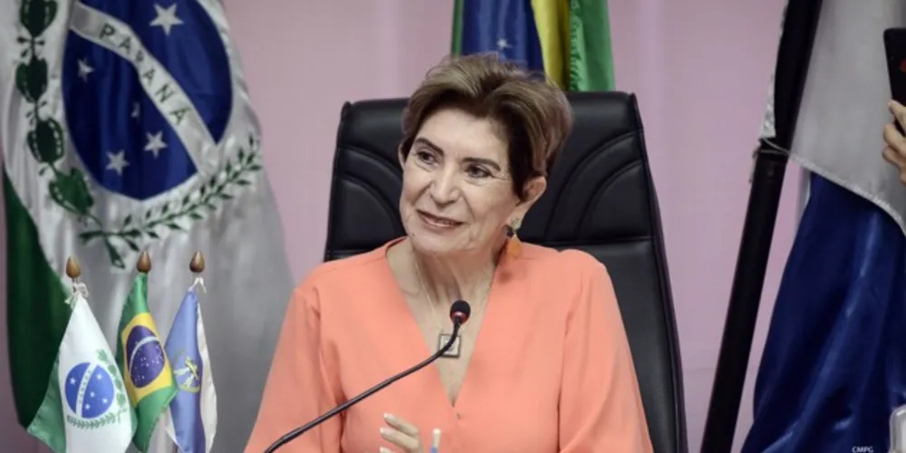 Prefeita da cidade de Ponta Grossa, Elizabeth Silveira Schmidt (PSD).