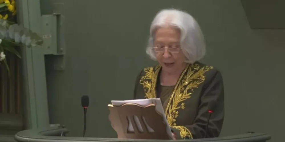Atriz assumiu cadeira 17 da ABL