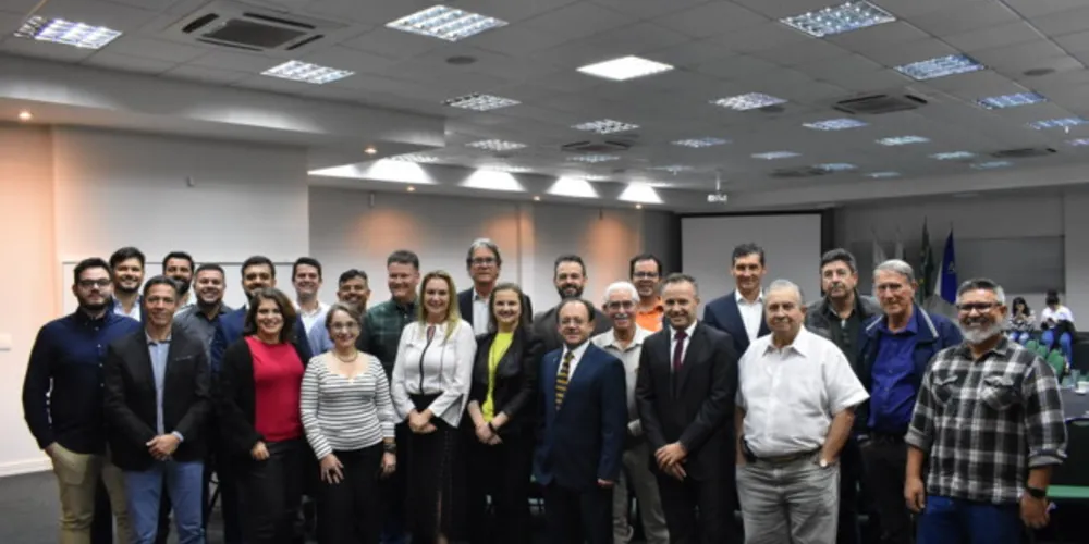 Giorgia Bin Bochenek e outras lideranças que fazem parte da nova chapa da Acipg.