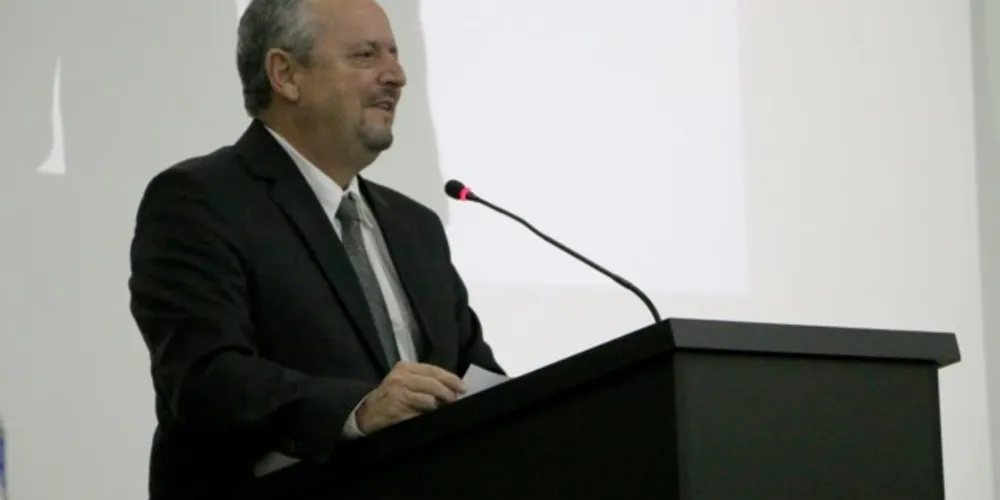 Telles ressaltou que trabalhará pelo bem-estar dos castrenses. O gestor assumiu o cargo de Moacyr Fadel, que irá concorrer a uma cadeira na Assembleia Legislativa