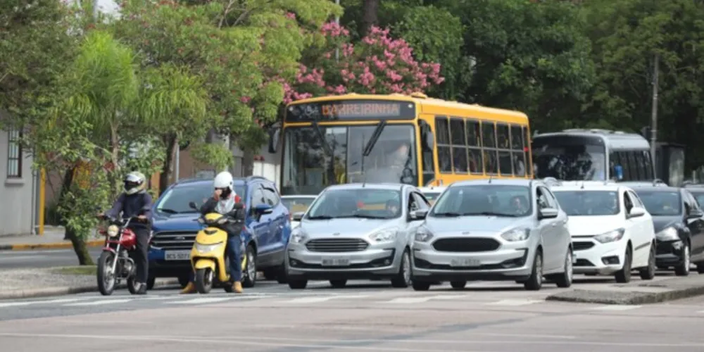 Calendário começa nesta quinta-feira (17), com o vencimento para veículos de placas com finais 1 e 2