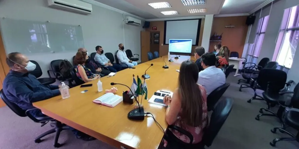 Encontro aconteceu nesta quarta-feira, na prefeitura de Ponta Grossa
