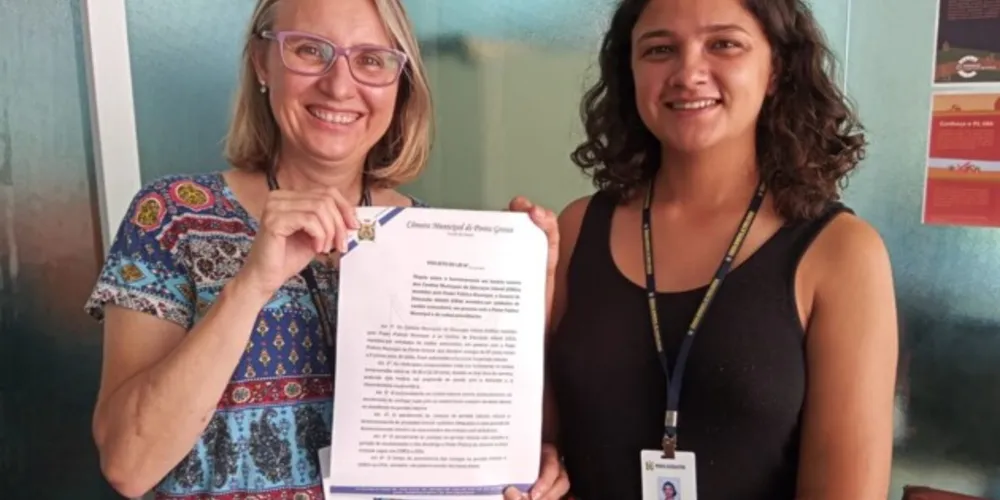 À esquerda, Josi do Coletivo, e à direita Ana Paula de Melo, representantes do Psol.