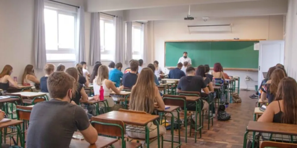UEPG retorna às aulas teóricas presenciais para 7500 alunos